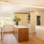 Hautbois - Family With 5 Bedrooms With Glacial Views - By Cozee *